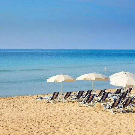 Hotel Costa Del Salento Village 3*